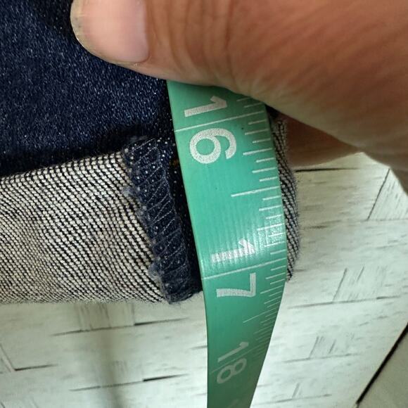 Ava & viv Bermuda denim shorts dark wash high-rise Mini pockets plus size ￼ - Picture 9 of 13